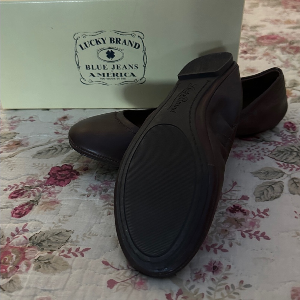 Lucky Brand Women's Dark Brown Flats - Picture 2 of 2